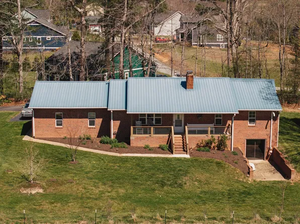 132 McDowell Rd, Mills River, NC 28759