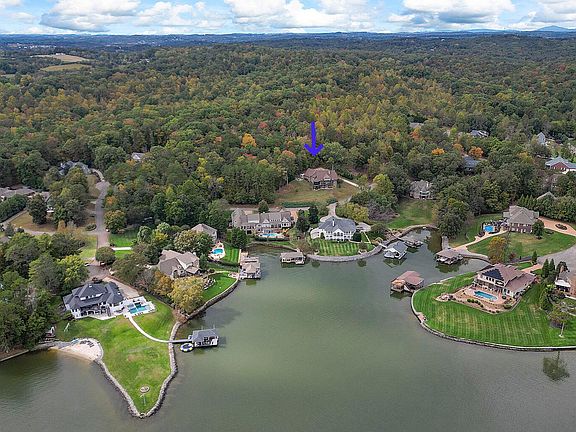 2nd image of 110 Blue Herron Dr