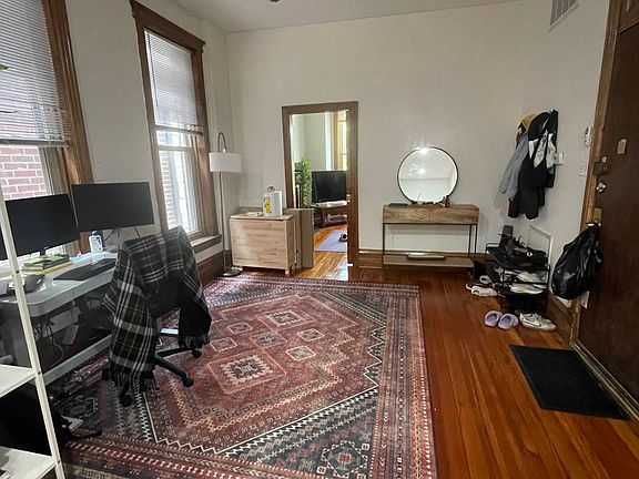 2nd image of 1107 W Wrightwood Ave