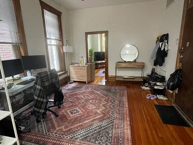 1107 W Wrightwood Ave — Photo 2