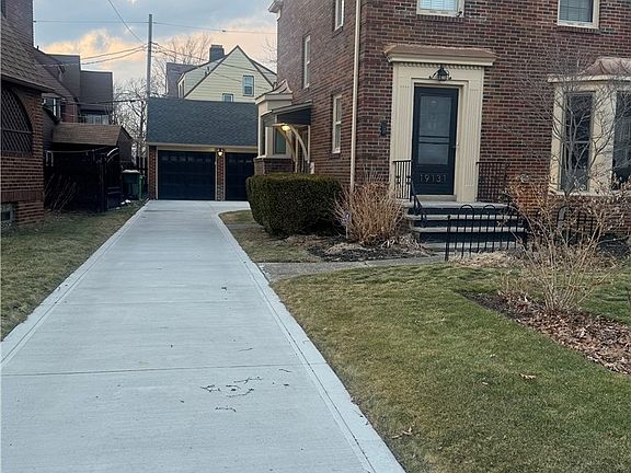 2nd image of 19131 S Lake Shore Blvd