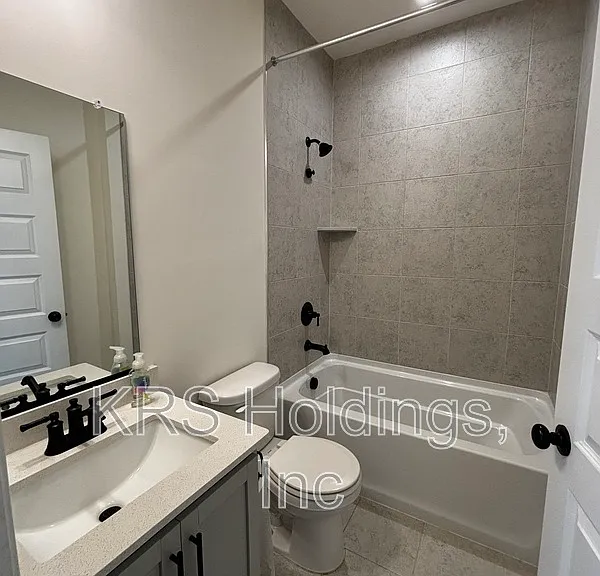 2220 Patrick Dr — Photo 11