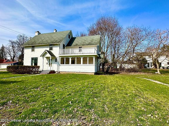 3rd image of 1101 Burcham Dr