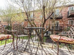 19 Westgate Rd #19, Chestnut Hill, MA 02467