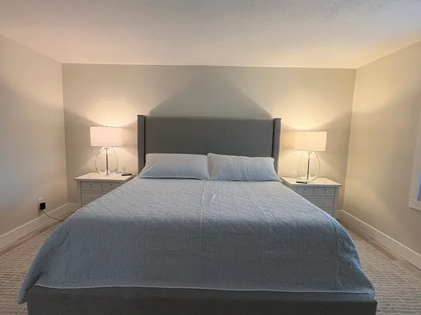 5005 Coquina Key Dr SE APT B, Saint Petersburg, FL 33705