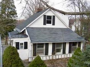 647 S Hillside Rd, Wappingers Falls, NY 12590