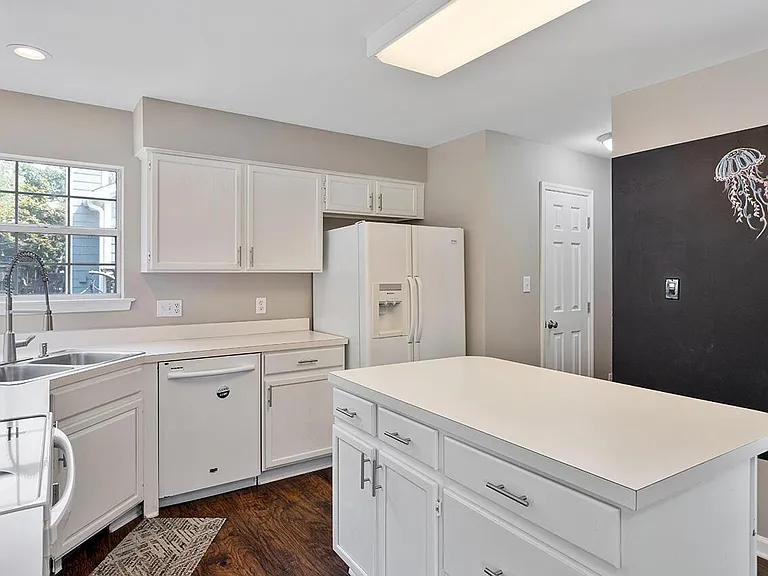 209 Trailview Dr — Photo 10