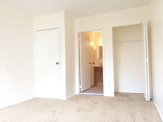 Rented by Bedford Realty USA Corp | media 9