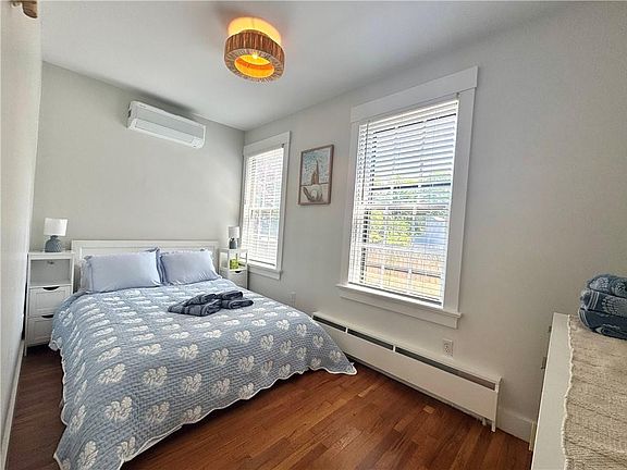 5th image of 19 Walnut St APT 1