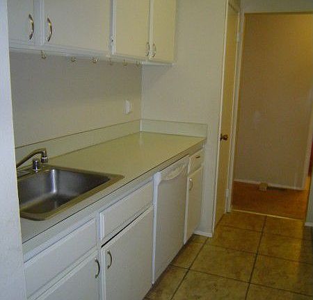 Kitchen - Sink & Dishwasher