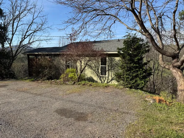 40 Juno Dr, Asheville, NC 28806