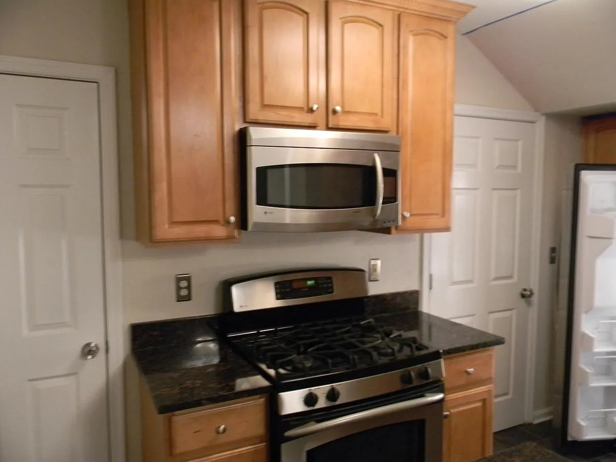 1 bed, 736 sqft, $1,900 — Photo 2