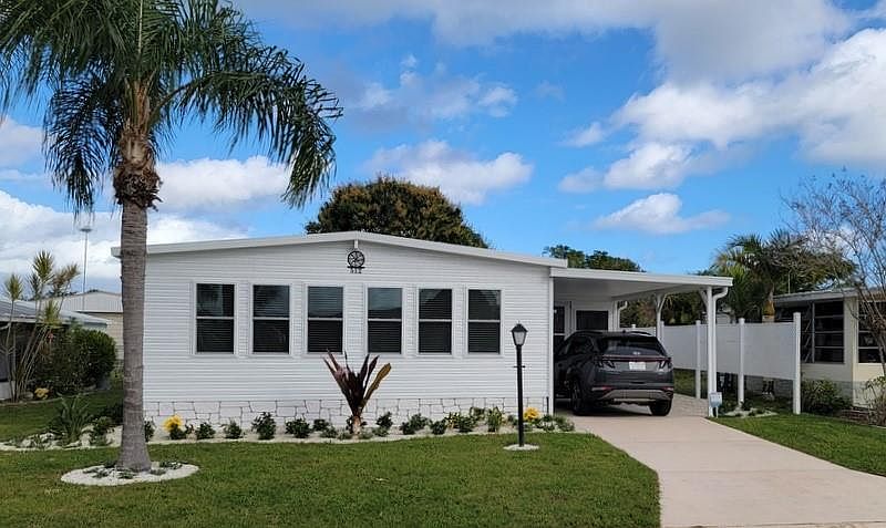 1st image of 512 Royal Tern Dr