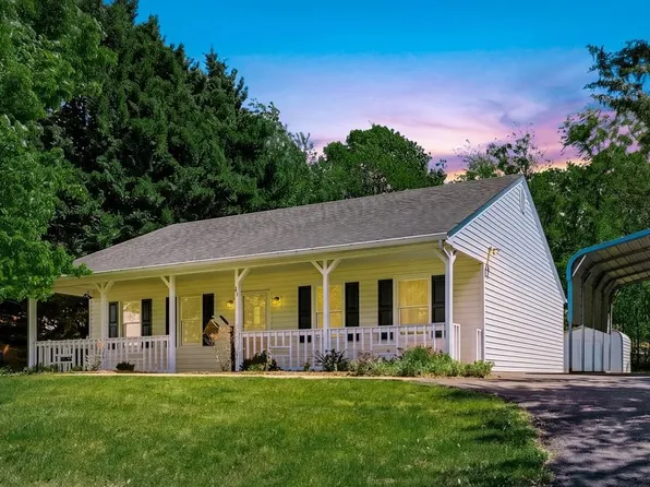 95 Farmington Rd, Lynchburg, VA 24502
