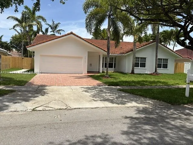 Photo 1 of 14 - 14161 SW 153rd Ave - Miami, FL Primary Photo - 14161 SW 153rd Ave