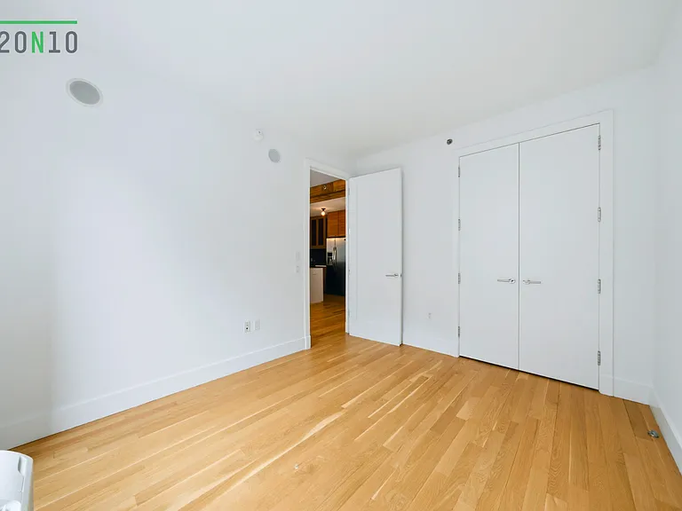 220 N 10th St #4K — Photo 9