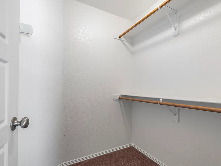 818 Baker St NW — Photo 10
