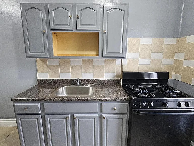 160 Grumman Ave #503 — Photo 11