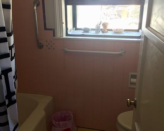 5th image of 10046 Bordeaux Ave