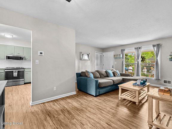 5th image of 2303 Woodmont Dr