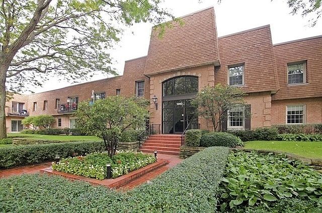 1st image of 1240 Park Ave W APT 313