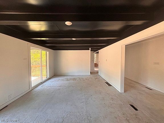 11th image of 117 Patterson Ln