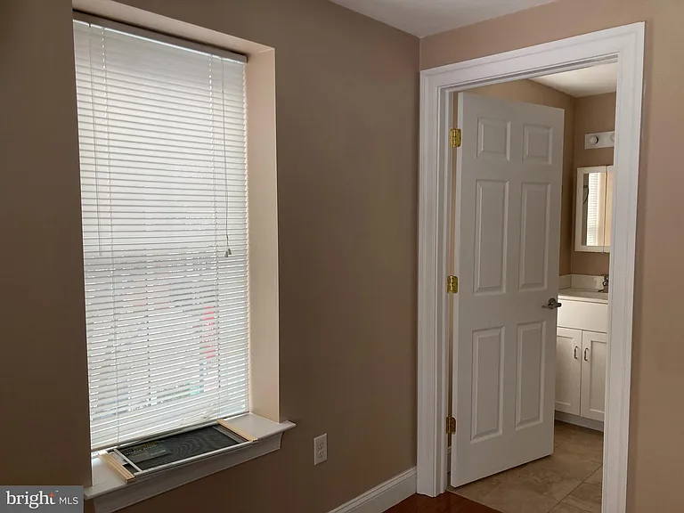 100 N Potomac St #3A — Photo 11