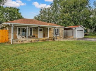 613 S 9th St, Mitchell, IN 47446