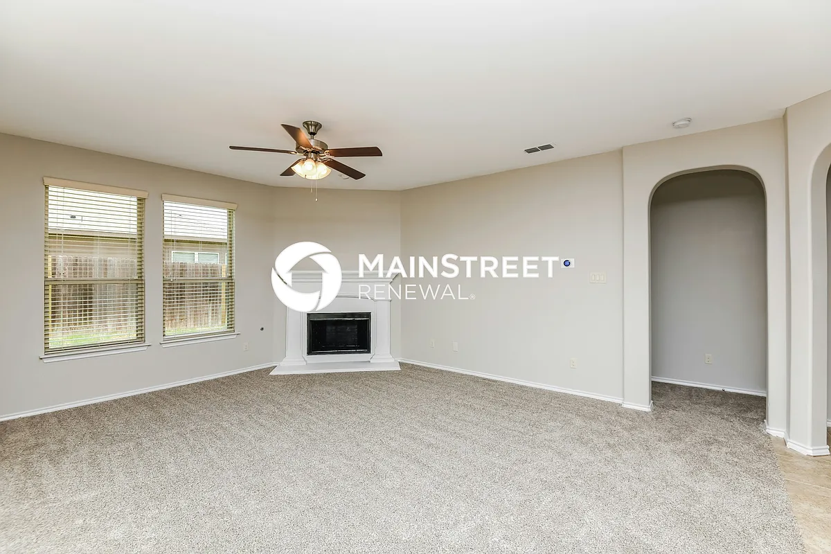 Living Room - 2921 Cedar Ridge Ln