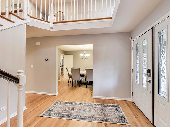 3rd image of 450 Newtown Dr