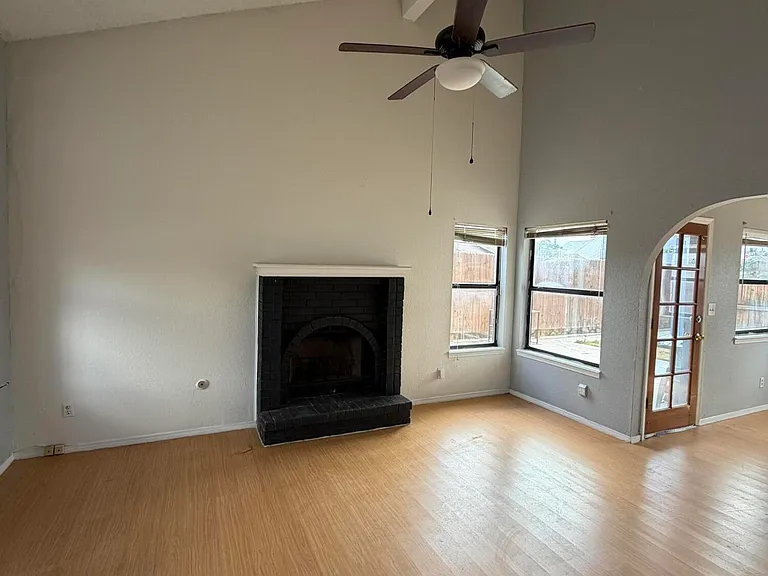 10901 Joe Dimaggio Cir — Photo 3