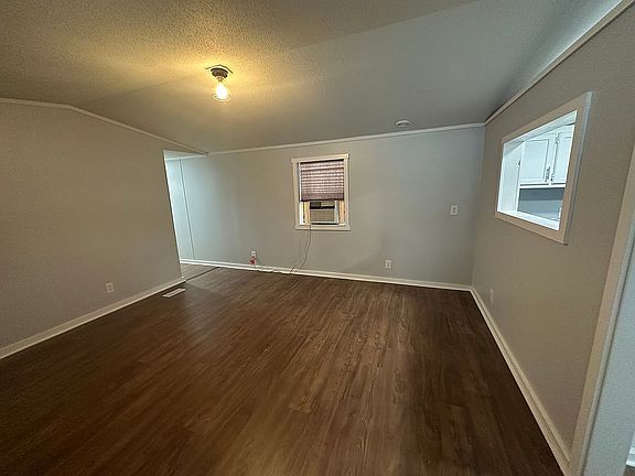 5th image of 2901 Willow Glen Trl