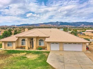 5975 White Fox Trl, Phelan, CA 92371