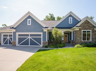 2928 Old Orchard Rd NE, Cedar Rapids, IA 52402