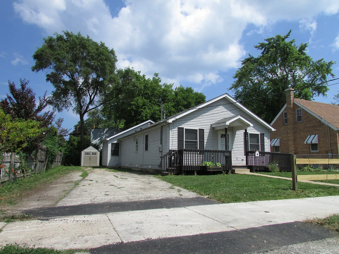 1031 Judge Ave photo 1