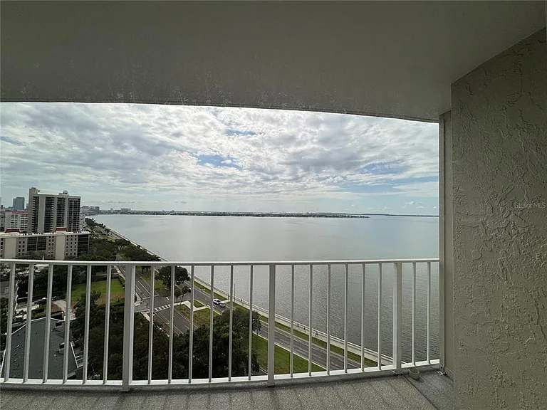 2611 Bayshore Blvd #1805 — Photo 41