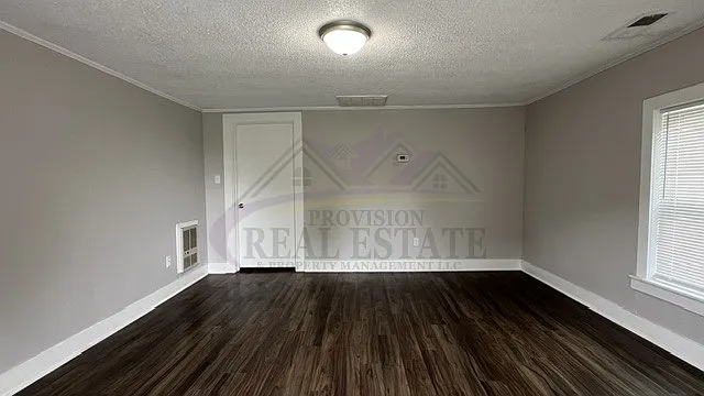 2BD/1BA Apartment — Photo 2