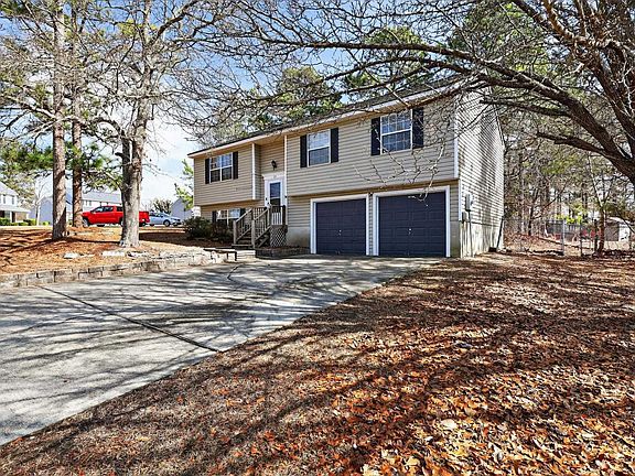 2nd image of 215 Berry Ridge Cir