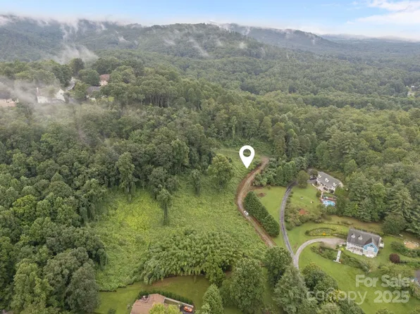 111 Stirling Ln, Hendersonville, NC 28791