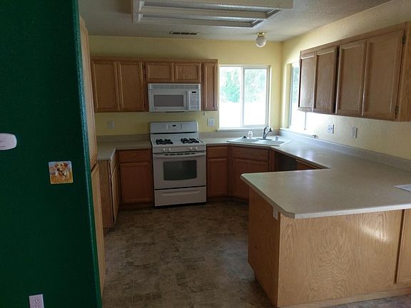 2nd image of 3373 Southwood Dr