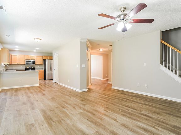 5th image of 4116 Everest Dr