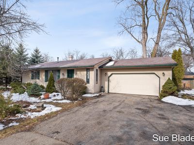 2645 Cascade Rd SE, Grand Rapids, MI, 49506