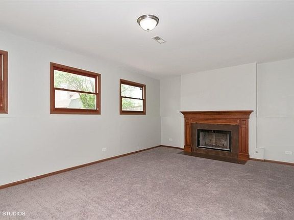 3rd image of 506 Pinecreek Dr