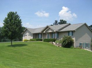 2941 Sun Meadow Ct, Delavan, WI 53115