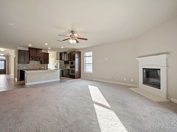 5th image of 549 Northwood Dr