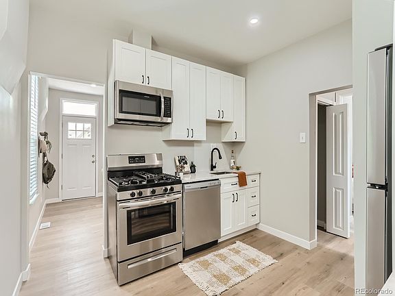 5th image of 864 Mariposa Street