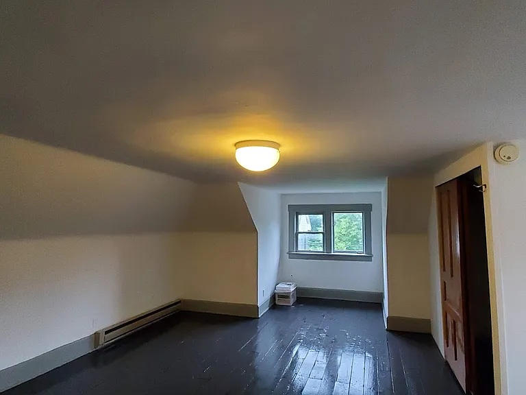1323 Michigan Ave — Photo 10