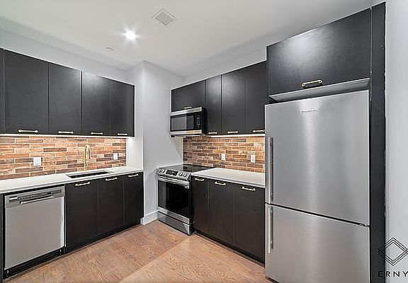 3rd image of 97 Varet St