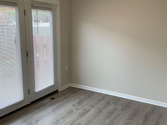 3rd image of 1-40 Raleigh Ct #27