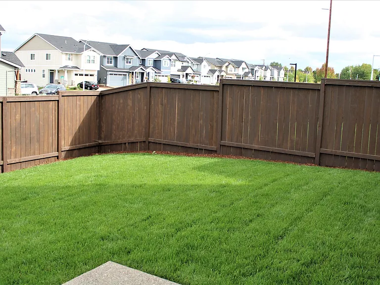 Large Backyard- fenced